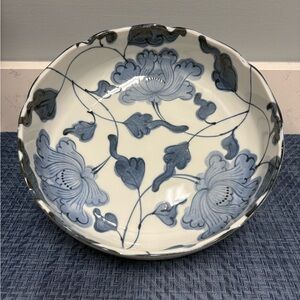Maruka Kouyo Hand Painted Peony Blue White Japanese Porcelain Bowl 10”